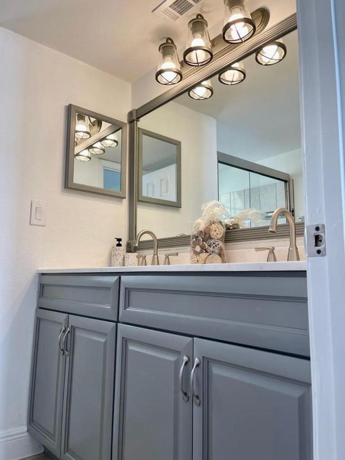 Grand Deluxe 3br Near Parks Apartment