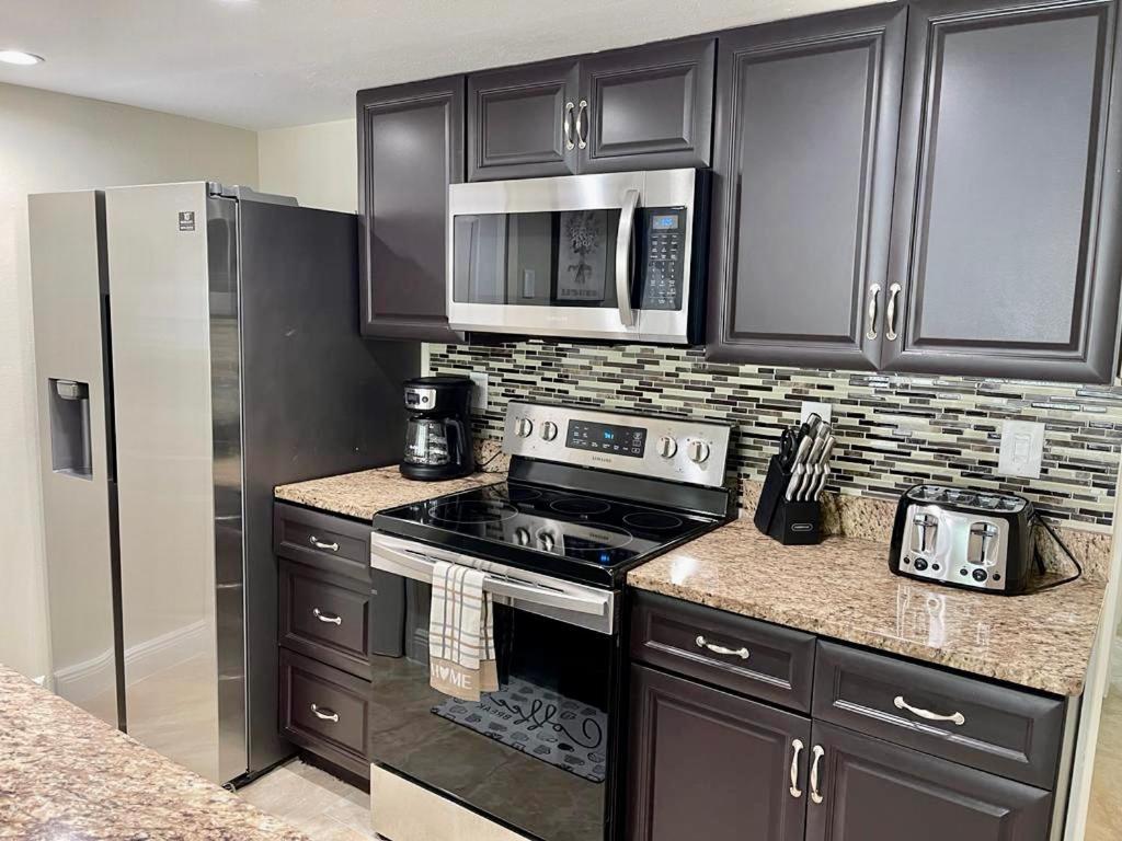 Grand Deluxe 3br Near Parks Appartamento *